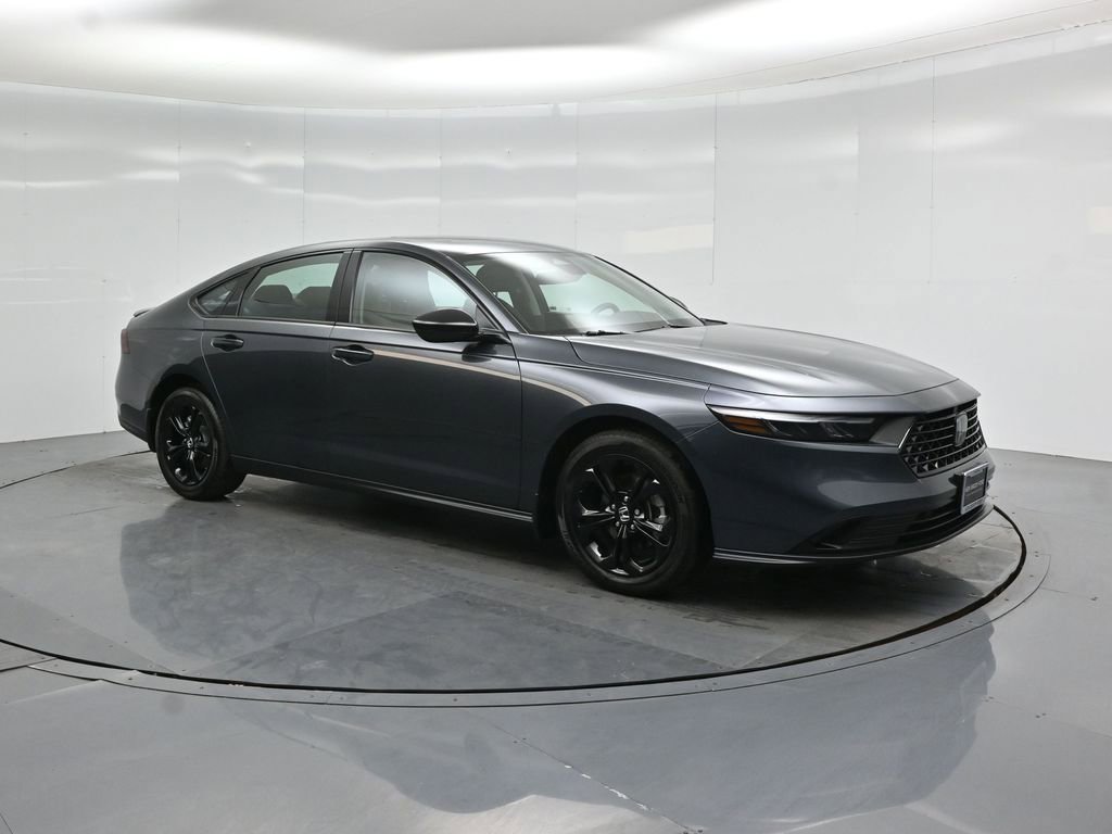 Used 2025 Honda Accord SE image 18