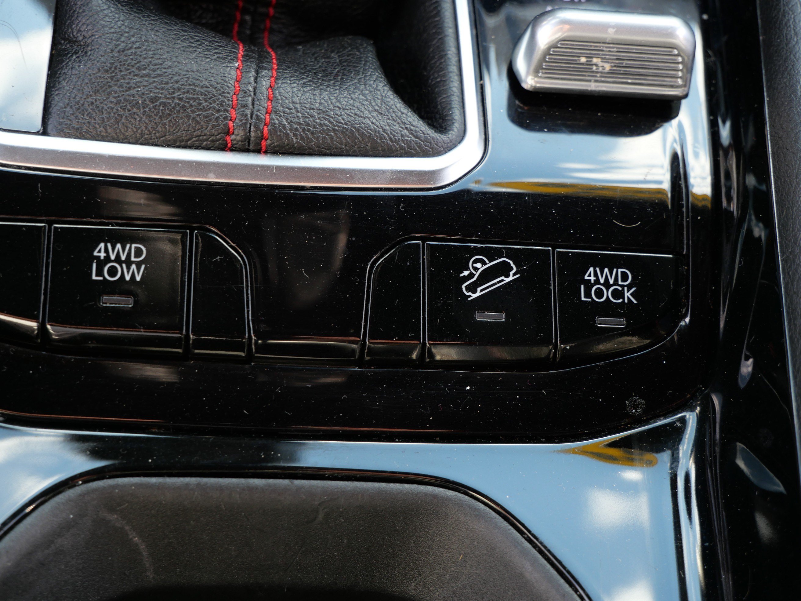 Used 2023 Jeep Compass Trailhawk AWD/4WD image 31