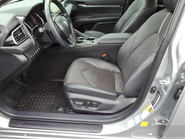 Used 2023 Toyota Camry XSE w/ Navigation Package image 9