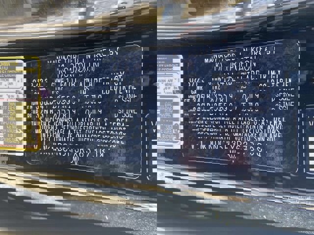 Used 2024 Kia Carnival EX image 20