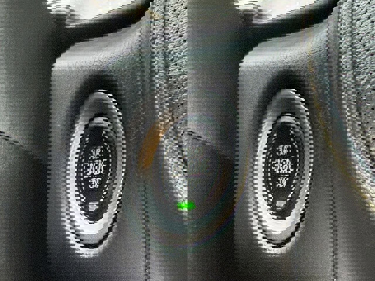 Used 2022 GMC Yukon XL SLT image 23