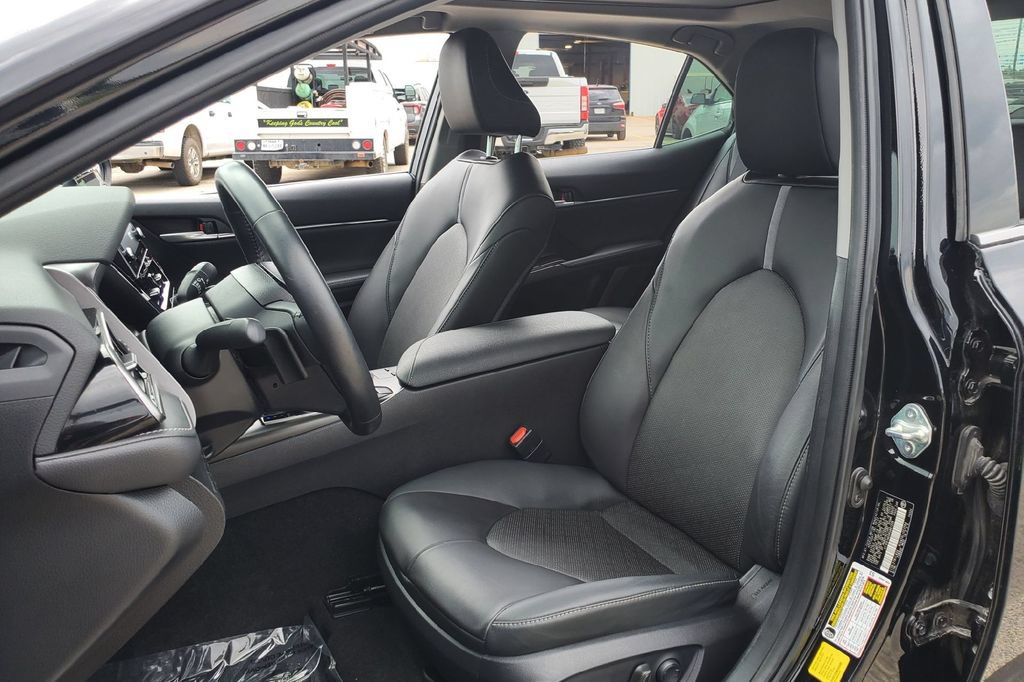 Used 2024 Toyota Camry XSE FWD image 5