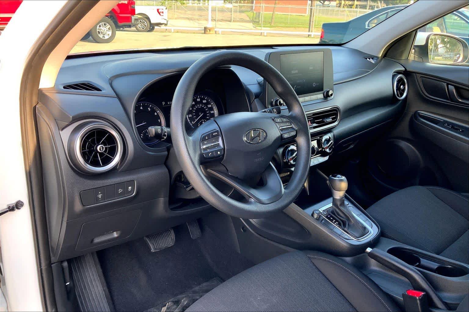 Used 2022 Hyundai Kona SEL FWD image 18
