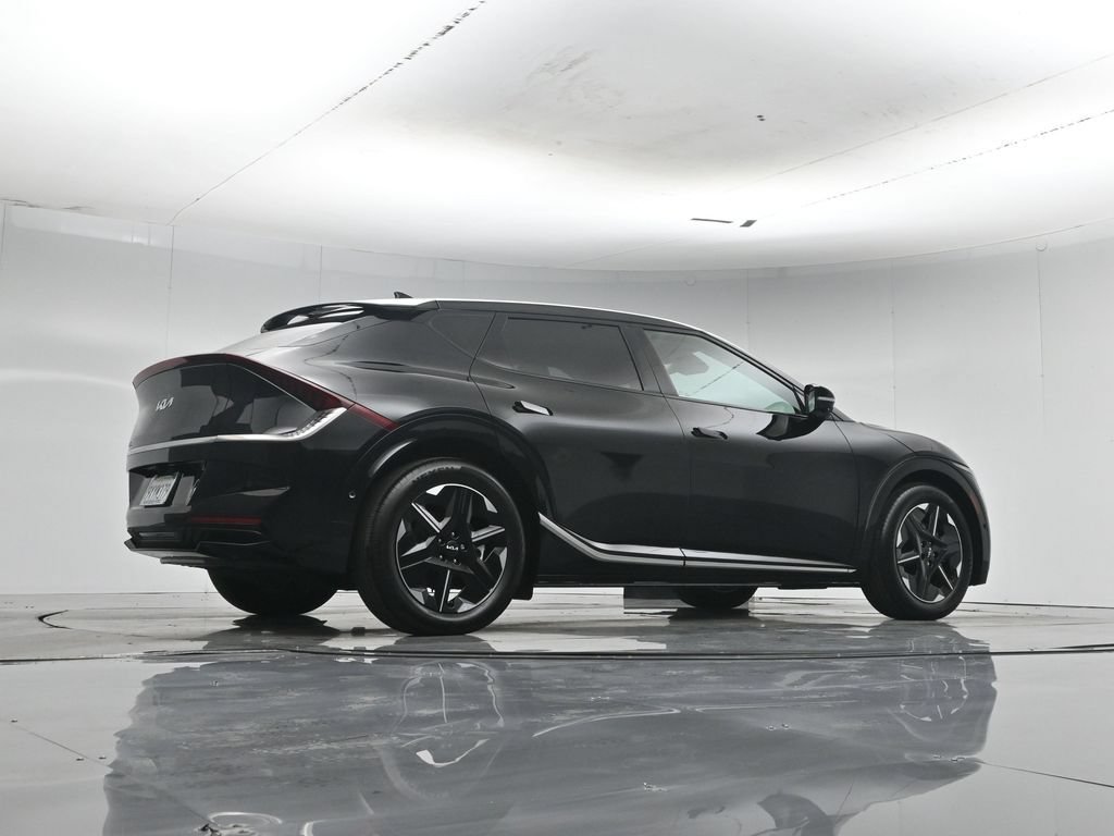 Used 2025 Kia EV6 Wind RWD image 50