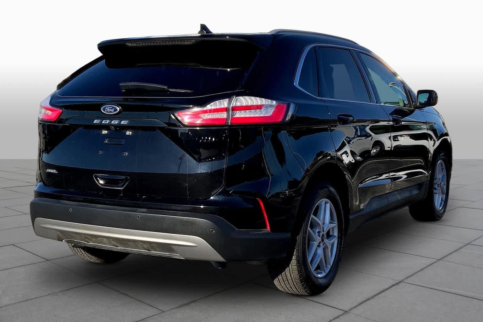 Certified 2023 Ford Edge SEL w/ Convenience Package AWD/4WD image 4