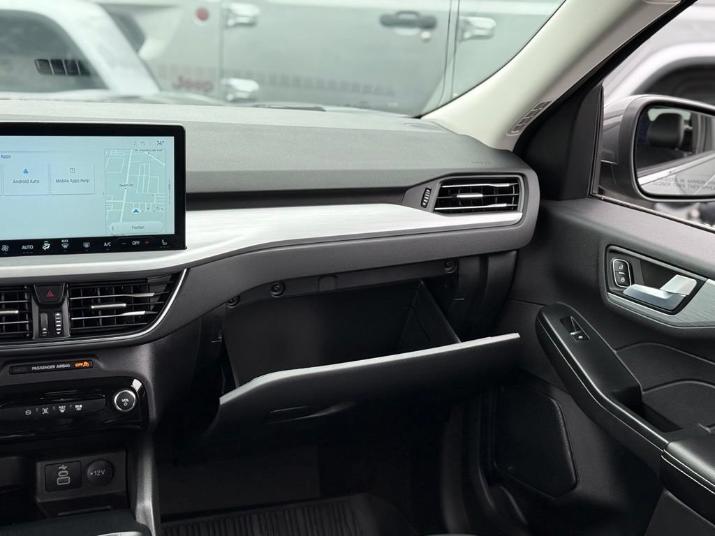 Certified 2025 Ford Escape Platinum AWD/4WD image 24