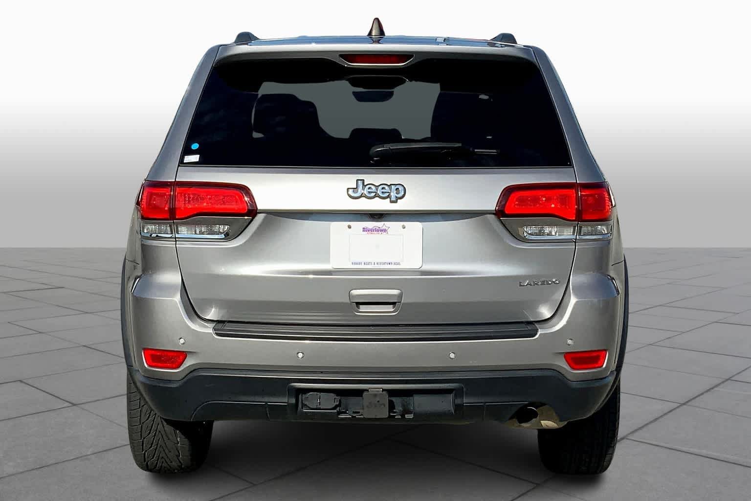 Used 2021 Jeep Grand Cherokee Laredo RWD image 5