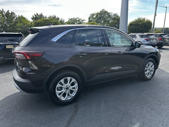 Certified 2023 Ford Escape Active AWD/4WD image 5