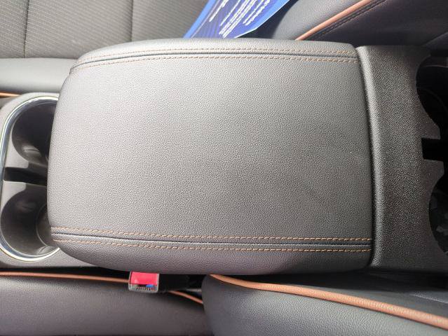 Used 2024 GMC Canyon AT4 w/ Technology Package AWD/4WD image 24