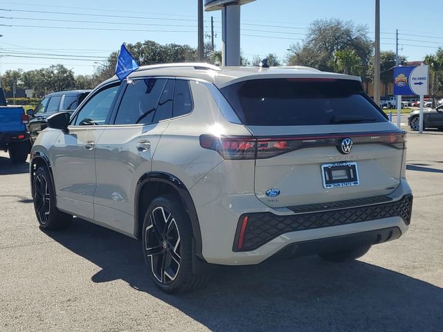 Used 2025 Volkswagen Tiguan SEL R-Line image 3