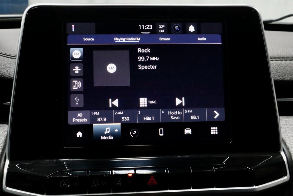 Used 2025 Jeep Compass Latitude image 11