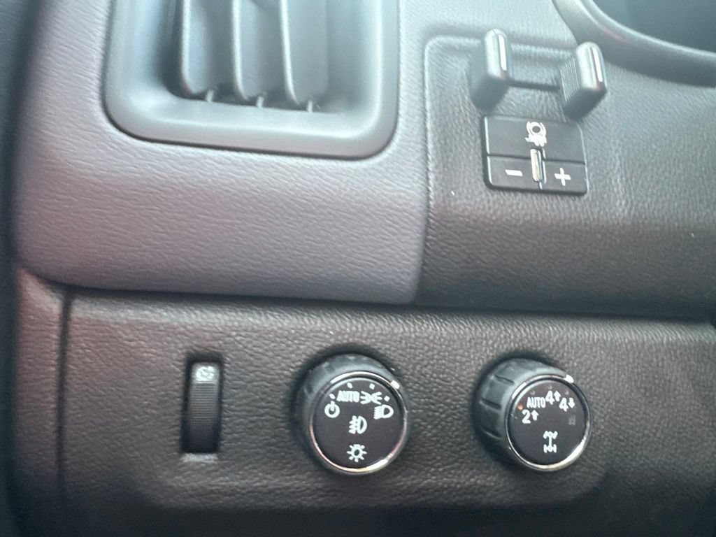 Used 2021 Chevrolet Colorado Z71 w/ Safety Package AWD/4WD image 24