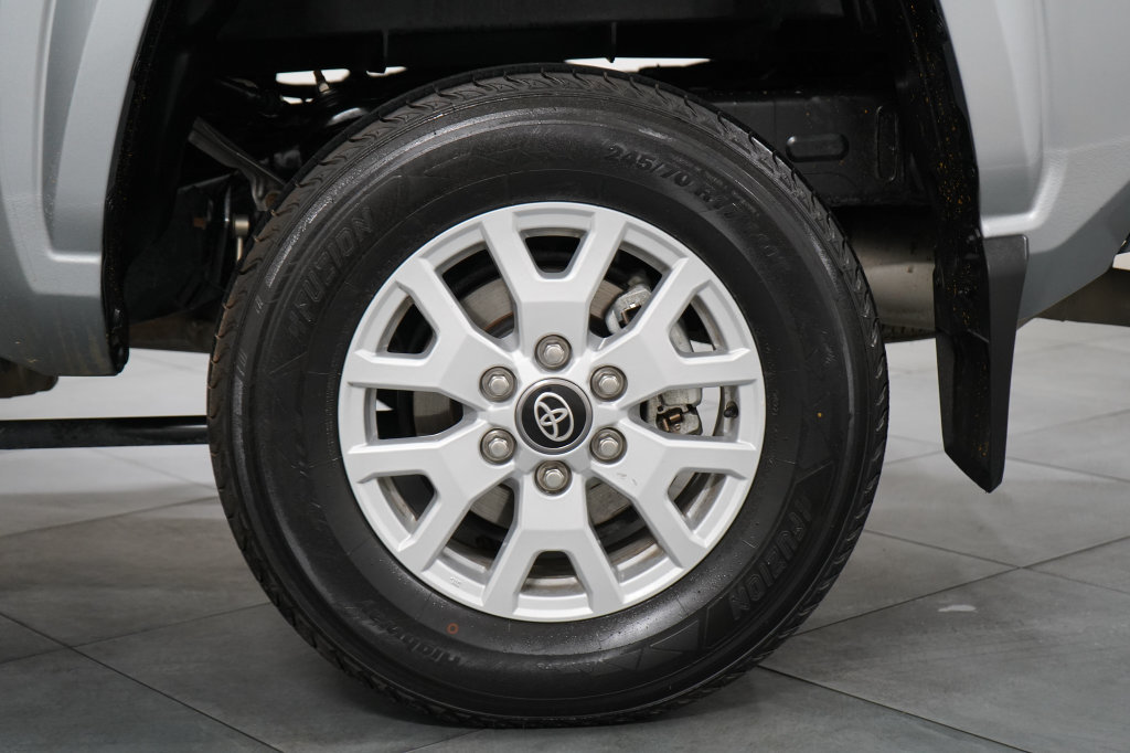 Used 2025 Toyota Tacoma SR5 AWD/4WD image 36