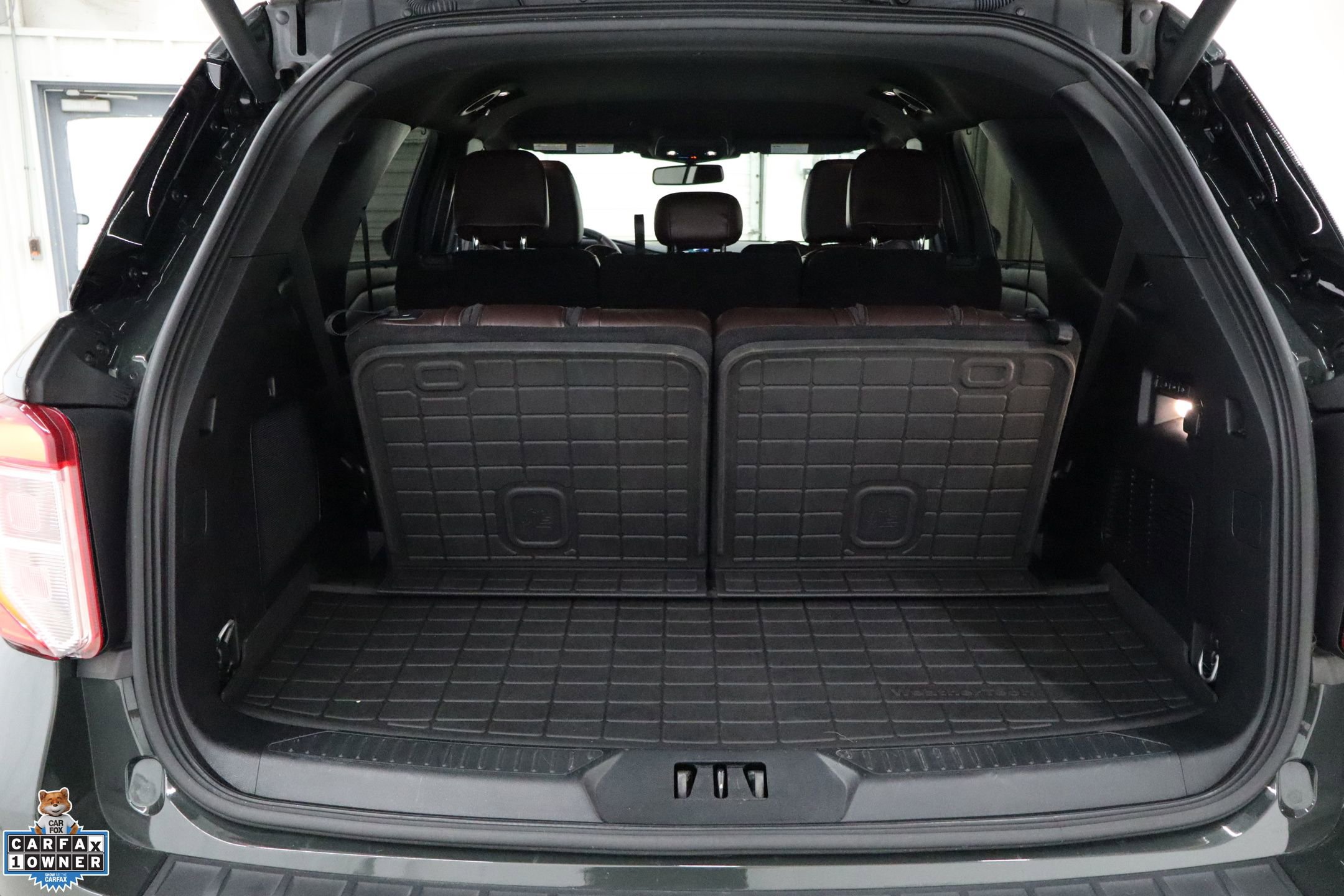 Certified 2023 Ford Explorer Platinum w/ Technology Package RWD image 28