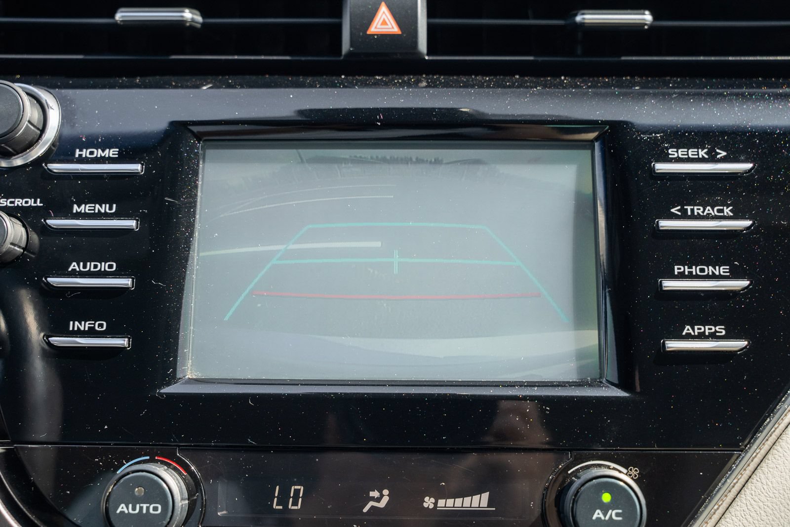 Used 2018 Toyota Camry SE FWD image 31