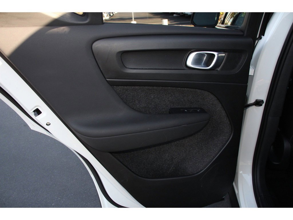 Used 2023 Volvo XC40 B5 Plus w/ Driver Assist Package image 19