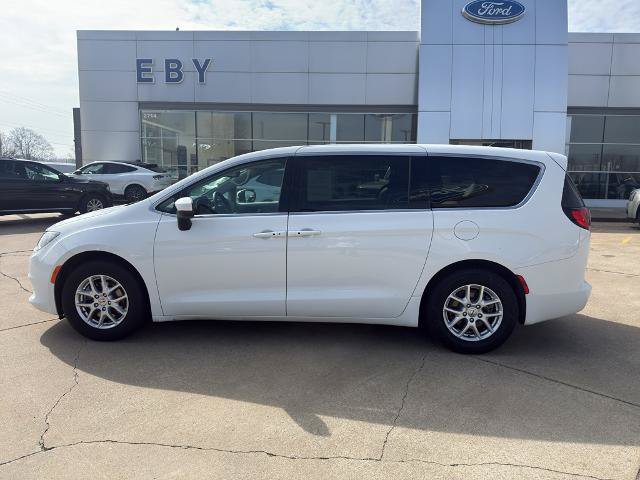 Used 2023 Chrysler Voyager LX FWD image 2