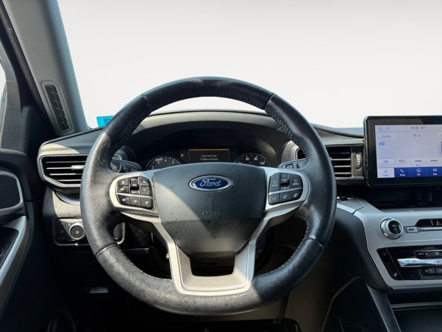 Certified 2022 Ford Explorer XLT w/ Equipment Group 202A AWD/4WD image 16