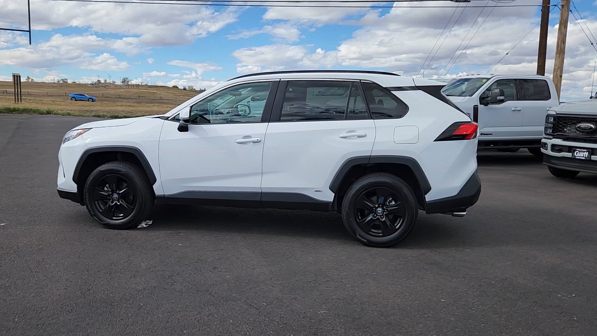 Used 2024 Toyota RAV4 XLE AWD/4WD image 3