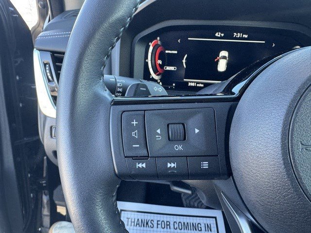 Used 2024 Nissan Rogue SL w/ SL Premium Package image 15