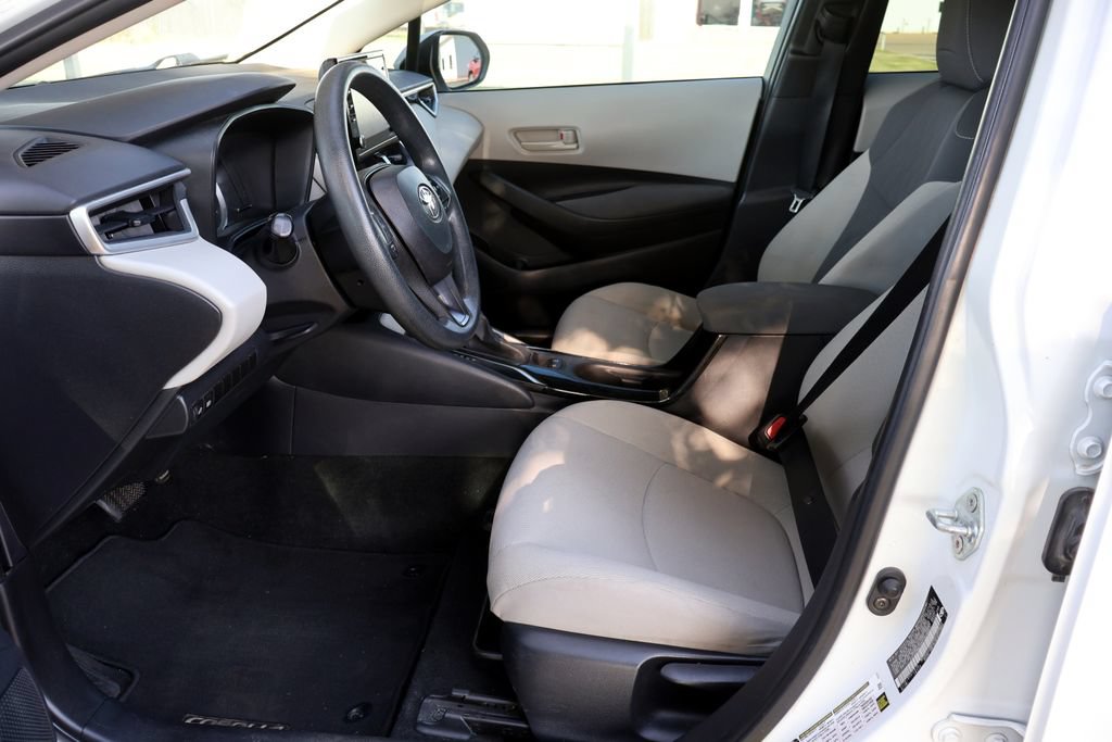 Used 2022 Toyota Corolla LE FWD image 26