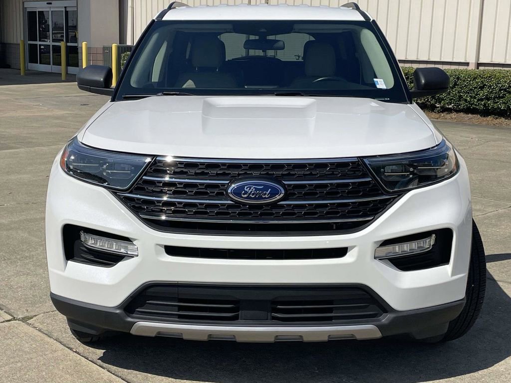 Certified 2022 Ford Explorer XLT w/ Equipment Group 202A image 8