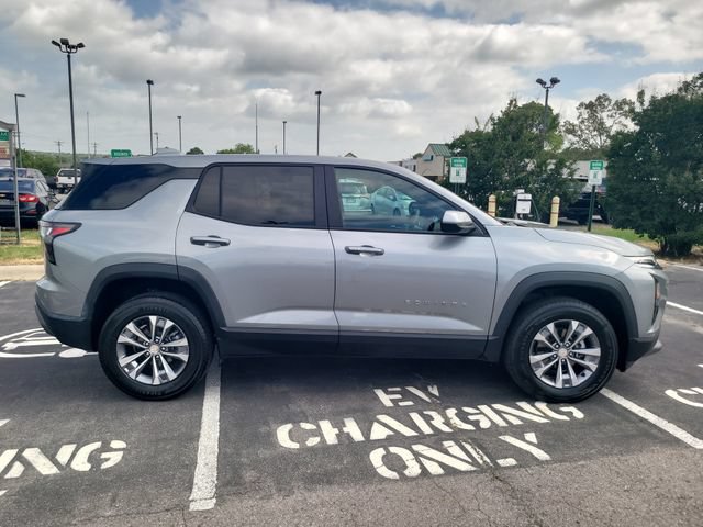 Used 2025 Chevrolet Equinox LT FWD image 4
