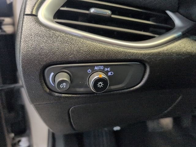 Used 2023 Chevrolet Malibu LT image 19