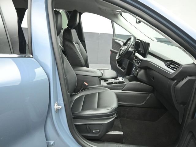 Certified 2025 Ford Escape Platinum AWD/4WD image 45