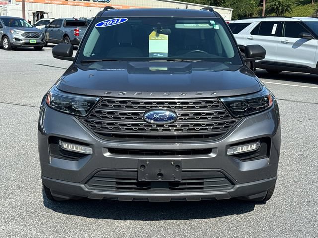 Certified 2021 Ford Explorer XLT w/ Equipment Group 202A RWD image 2