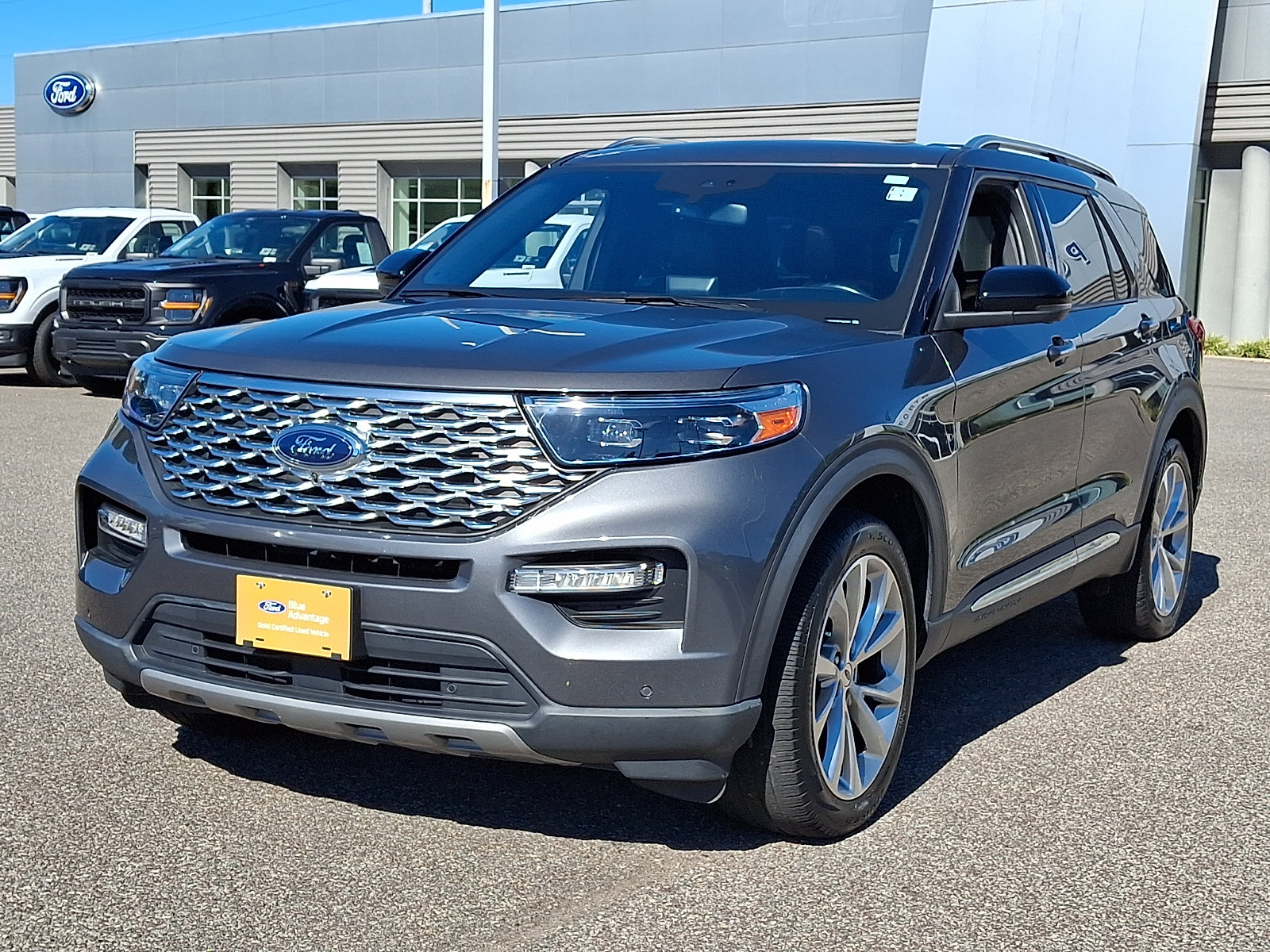 Certified 2023 Ford Explorer Platinum w/ Technology Package AWD/4WD image 4
