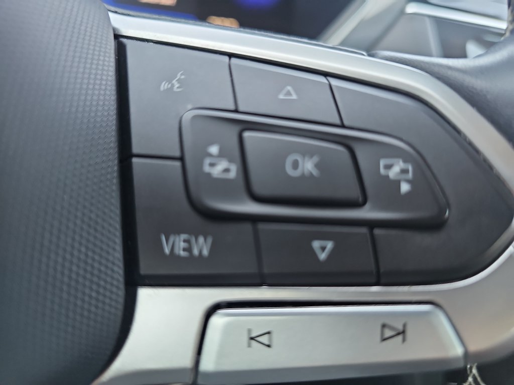 Used 2023 Volkswagen Tiguan SE FWD image 17