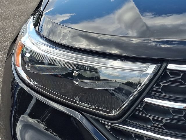 Certified 2023 Ford Explorer XLT w/ Equipment Group 202A AWD/4WD image 9