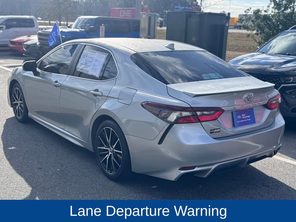 Used 2023 Toyota Camry SE image 5