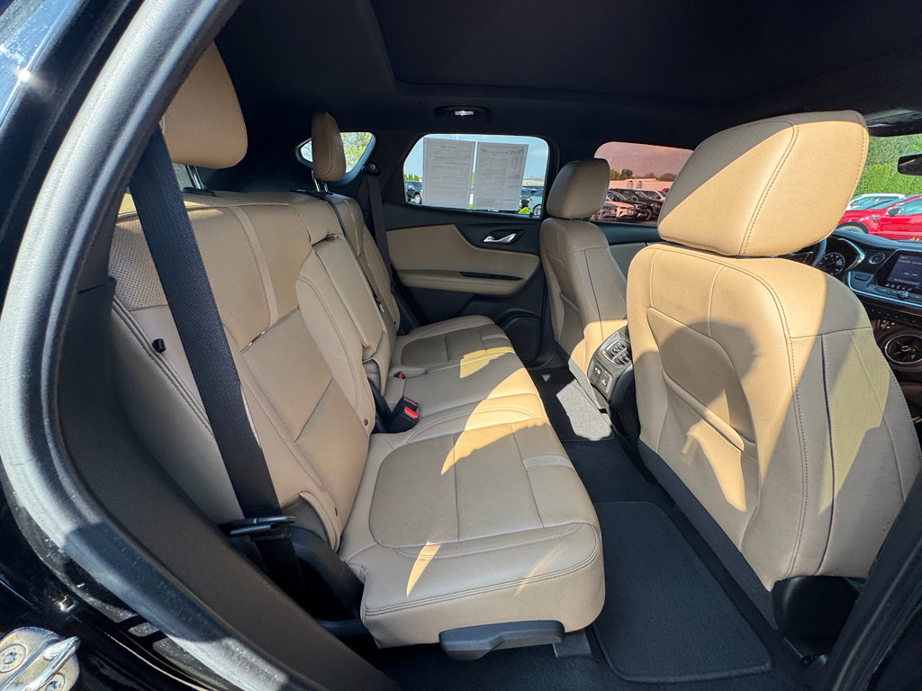 Used 2019 Chevrolet Blazer Premier w/ Sun and Wheels Package FWD image 17