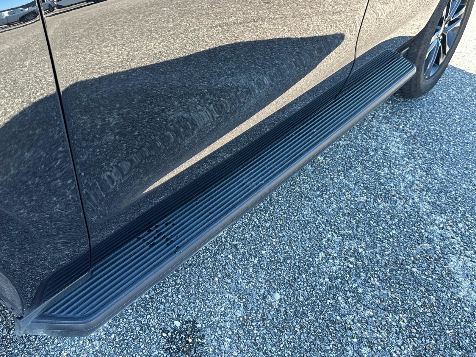 Certified 2024 Ford Expedition XLT image 10