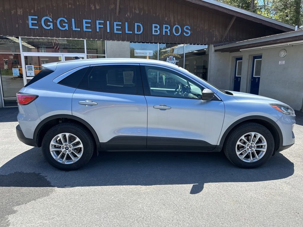 Certified 2022 Ford Escape SE w/ Cold Weather Package AWD/4WD image 4