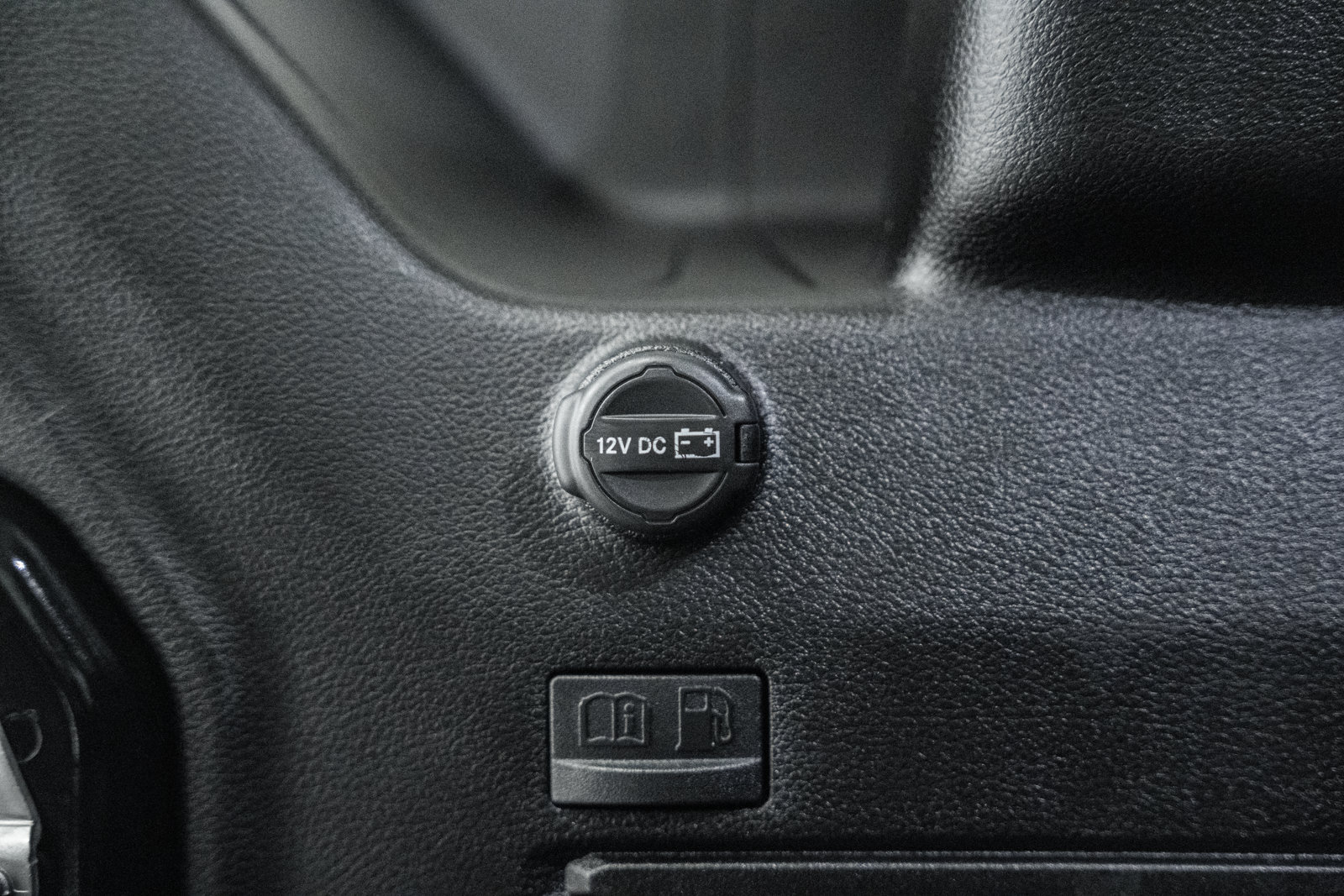 Used 2024 Jeep Wrangler Unlimited Sahara AWD/4WD image 13