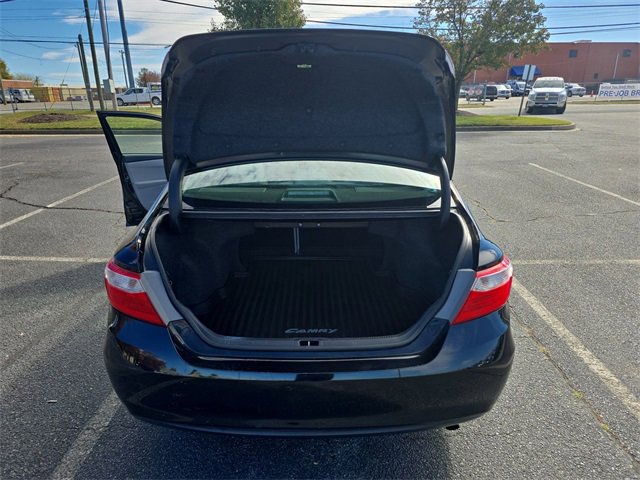 Used 2017 Toyota Camry LE image 22