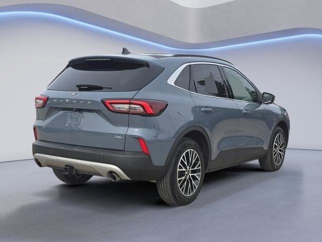 Certified 2025 Ford Escape SE w/ PHEV Premium Package FWD image 3
