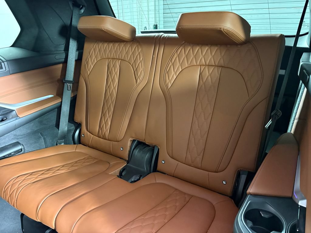 Used 2022 BMW X7 M50i AWD/4WD image 31