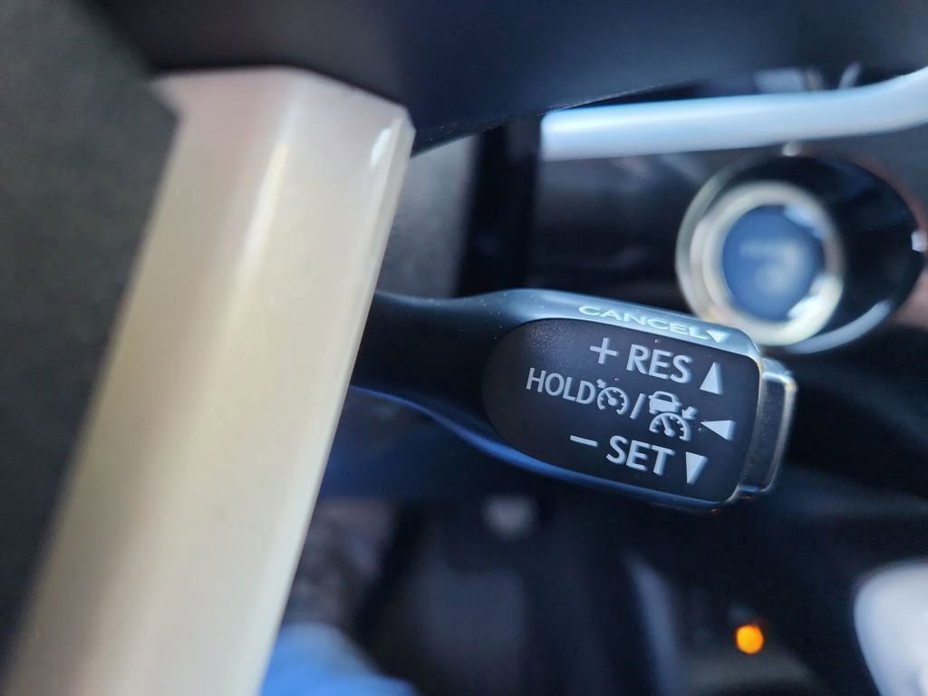 Used 2017 Toyota Prius Prime Premium image 22