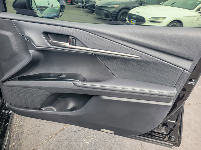 Used 2025 Toyota Camry XSE image 23