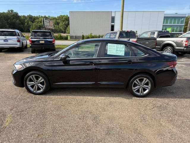 Used 2024 Volkswagen Jetta SE w/ Panoramic Sunroof Package FWD image 8