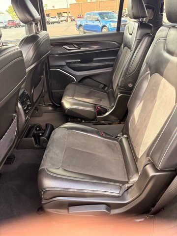 Used 2022 Jeep Grand Cherokee L Laredo RWD image 12