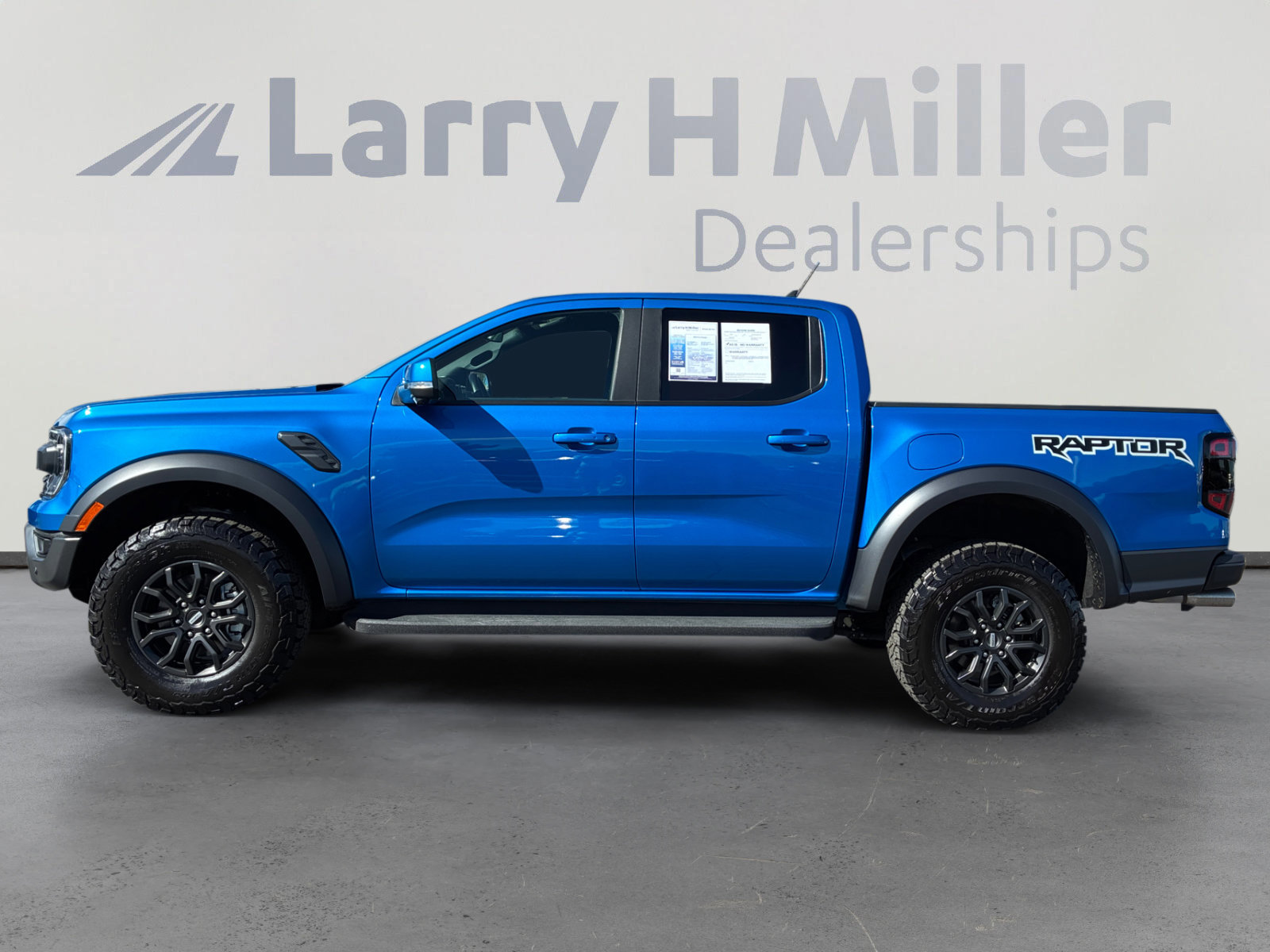 Certified 2025 Ford Ranger Raptor AWD/4WD image 2