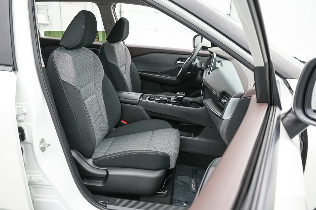 Used 2023 Nissan Rogue SV AWD/4WD image 20