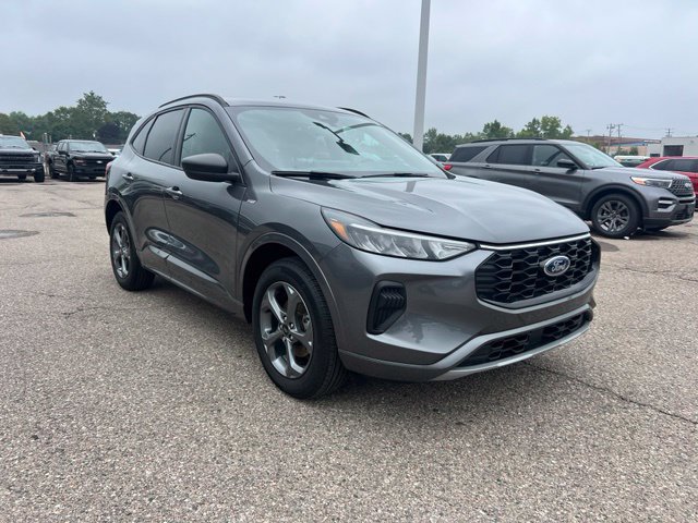Certified 2024 Ford Escape ST-Line w/ Tech Pack #1 AWD/4WD image 3