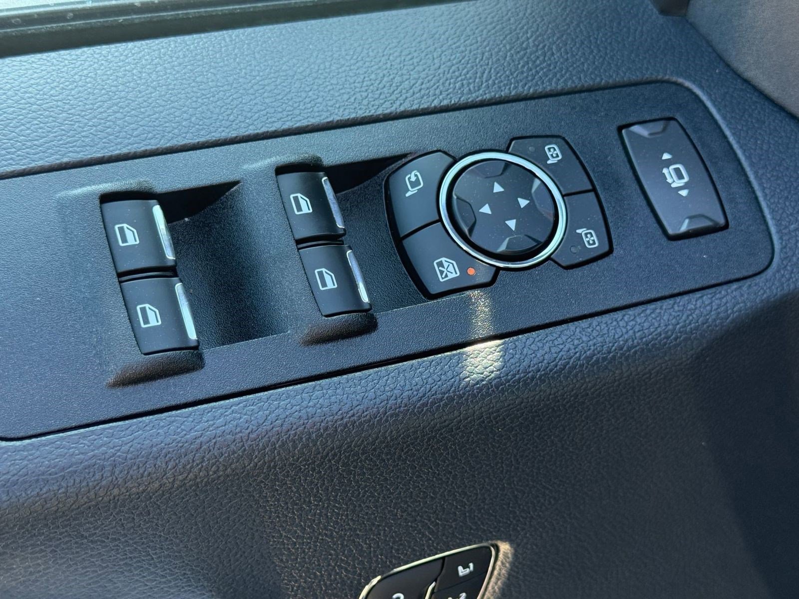 Certified 2022 Ford F350 Lariat w/ Lariat Ultimate Package image 13