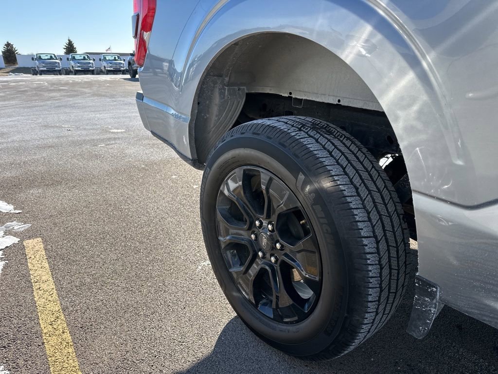 Certified 2022 Ford F150 XLT w/ XLT Black Appearance Package image 9